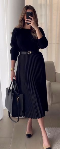 Winter Elegant Outfits Women, Classy Outfits For Women Dress Casual, Office Ootd, Lady Outfits, Elegantes Outfit Damen, Rok Outfit, Interview Attire, Chique Outfit, College Outfit