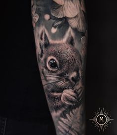 Wildlife Tattoo Women, Forest Theme Tattoo, Realistic Animal Tattoos, Otter Tattoo, Cute Tattoo Ideas, Animal Tattoos For Women, Wildlife Tattoo, Gray Tattoo