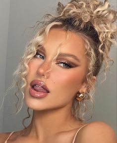 Brookelle Mckenzie, Prom Eye Makeup, Formal Makeup, Smink Inspiration, Bold Makeup, Everyday Hairstyles, Celebrity Makeup