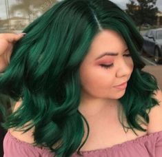 Shoulder Length Green Hair, Two Tone Green Hair, Orchid Hair Color, Unnatural Hair Color, Emerald Hair, Diy Hair Dye, Bold Hair Color