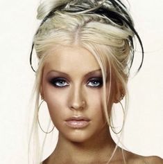 Christina Aguilera 2000s, Y2k Makeup, 90s Makeup, Christina Aguilera, Staten Island, Pretty Makeup, Cute Makeup, 2000s Fashion