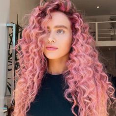 Pastel Purple Curly Hair, Light Pink Curly Hair, Curly Pink Hair, Pink Curly Hair, Pink Hairstyles, Pink Curls, Long Pink Hair, Dyed Curly Hair, Highlights Curly Hair