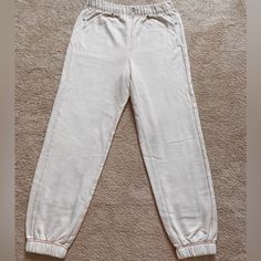 Soft And Comfy Cream Sweatpants That Look Like Jeans. Brand New Without Tags Never Worn. No Odors, No Stains, Pet Free Home. Cream Sweatpants With Pockets, Cream Bottoms With Elastic Stretch Waistband, Cream Stretch Bottoms With Elastic Waistband, Beige High Waist Relaxed Fit Sweatpants, High Waist Beige Relaxed Fit Sweatpants, Cream Bottoms With Pockets For Loungewear, Beige High-waist Sweatpants For Loungewear, High Waist Beige Sweatpants For Loungewear, Casual Cream Sweatpants For Spring