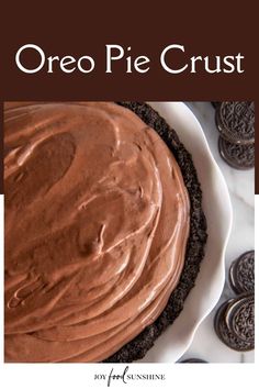 an oreo pie crust with chocolate frosting on top