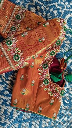 Cut Work Maggam Blouse Designs, Manasa Fashions, Simple Maggam Work, Plain Blouse Designs, Cut Work Blouse, Green Blouse Designs, Maggam Blouses