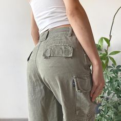 Vintage Y2K 00's 2000's Khaki Women's High Waisted Skater Worker Cargo Pants Size XS/S (158cm) condition: 9/10 size: Size XS/M (158cm) model is size UK8/EU36/S and is 173 cm tall (5.7ft) the item is preloved/vintage so some signs of natural wear and age might appear we ship from Poland! ✨ Aesthetic Inspiration, Cargo Pants, Vintage Y2k, Poland, Favorite Outfit, Gender Neutral, Bathing Beauties, Adult Outfits, Trousers