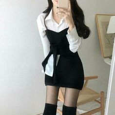 Cute Feminine Outfits, Ruffle Tops Outfit, Tweed Fashion, Simple Style Outfits, Sophisticated Outfits, Cute Dress Outfits, Women Dresses Classy, Simple Outfit, Black And White Dress