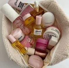 Makeup Bag Essentials, Sephora Skin Care, Perfect Skin Care Routine, Pretty Skin Care, Pretty Skin, Dior Beauty, Pink Girly Things, Love Makeup, Makeup Essentials