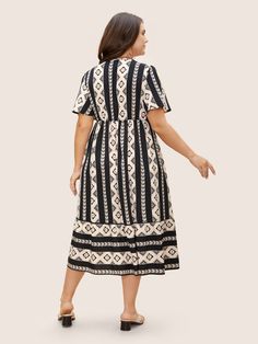 Trendy Dress, Bohemian Print, Sleeve Midi Dress, Midi Dress With Sleeves, Trendy Dresses, Flutter Sleeve, Black Fashion, Ruffles, Types Of Sleeves