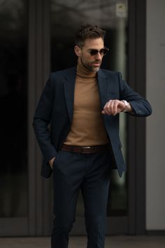 Smart Male Outfits, Classic Men Outfit Classy, Blazer Outfits Men Classy, Professional Poses, Style Classe, Smart Casual Menswear, Formal Men Outfit