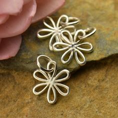 Sterling Silver Daisy Charm with Open Petals Wire Wrapping Beads, Silver Mountain, Daisy Charm, Daisy Necklace, Halloween Charms, Monogram Jewelry, Mini Charm, Feather Charms, Tiny Flowers