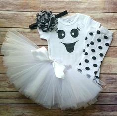 girls ghost costume girls halloween costume by TheLittleQueenBee Ghost Costume Toddler, Girl Ghost Costume, Halloween Kostüm Baby, Diy Girls Costumes, Halloween Ghost Costume, Girl Halloween Costumes, Halloween Infantil, Ghost Halloween Costume, Baby Costumes Girl