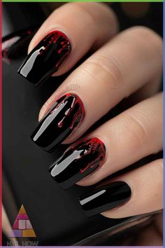 These glossy black nails with red dripping designs are perfect for adding a touch of Halloween horror. Ideal for a spooky yet stylish look. Discover more at nailhow.com! 🩸🖤 Mom Nails, Halloween Nail Art Tutorial, Blood Nails, Vampire Nails, Halloween Nails Diy, Horror Nails, Halloween Manicure