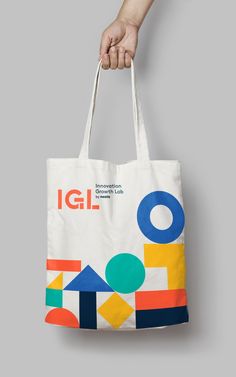 A shifting identity for future innovation research Creative Corporate Gifts, Future Innovation, Paper Bag Design, Canvas Bag Design, Brand Book, Graphic Tote