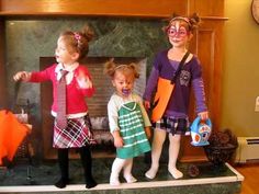 Halloween 2010 - The Chipettes - too cute! awesome job on the makeup! Halloween 2010, Halloween Preschool, Creative Costumes, Spirit Week, Family Halloween Costumes, Halloween 2019