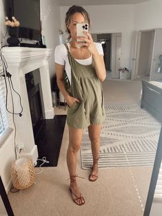 Women’s Maternity Outfits, Cute Romper Outfits Summer, Summer Outfits While Pregnant, Prego Summer Outfits, 2nd Trimester Beach Outfits, Summer Maternity Clothes Casual, 4 Month Pregnant Outfit, Trendy Summer Maternity Outfits, Pregnant Mom Outfits Summer