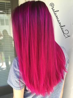 Bright Pink Hair, Pink Hair Dye, Color Balayage, Cute Hair Colors, Beautiful Hair Color, Pretty Hair Color, Bright Hair, Hair Color Pink, Hair Color Highlights