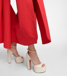 Valentino Garavani - Tan-Go 155 patent leather platform sandals | Mytheresa White Platform Outfit, Valentino Platform Heels, Platforms Outfit, Valentino Platform, White Platforms, Valentino Garavani Shoes, Leather Platform Sandals, Shades Of Beige, Sandal Fashion