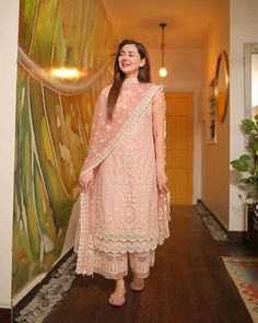 Party wear dresses idea Pakistani Fashion Party Wear, Salwar Kamiz, Designer Dresses Casual, Stylish Party Dresses