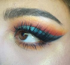 Semi hooded eye blue and orange sunset look! CCW very appreciated!!! After 10 hours of wear #makeup #beauty Semi Hooded Eyes, Best Gel Eyeliner, Different Eyeliner Styles, Eyeshadow For Hooded Eyes, Easy Eye Makeup Tutorial, Cat Eye Eyeliner, Hooded Eye Makeup Tutorial, Eyeliner For Hooded Eyes, Bold Eyeliner