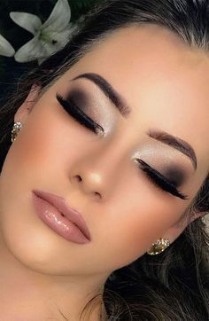 Brunettes With Brown Eyes, Bride Makeup Brown Eyes, Bridal Smokey Eye Makeup, Bridal Makeup For Brunettes, Brown Smokey Eye Makeup, Dramatic Wedding Makeup, Wedding Makeup For Brunettes, Fall Wedding Makeup, Smokey Eye Makeup Look