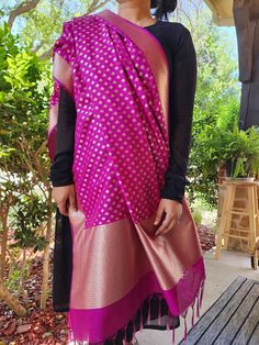 Banarasi Silk Purple Color Dupatta With Gold Handweaving, Indian Traditional and Festive Designer Dupatta, Luxurious Soft Banarsi Dupatta - Etsy Banarsi Dupatta, Designer Dupatta, Western Style Dresses, Indian Look, Durga Puja, Indian Traditional, Matching Jewelry, Silk Dupatta, Guest Outfit