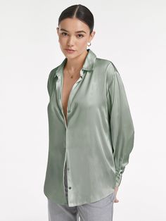 Details Composition: 100% Polyester Design: Plain Style: Basic, Business Thickness: Regular Sheer: No Material: Satin Sleeve Length: Long Sleeve Neckline: Collar Occasion: Leisure, Business Pattern: Plain Size & Fit Clothes Length: Regular Stretch: Non-stretch Fit Type: Shift Size Length Bust Sleeve XS 70 112 49 S 71 116 50 M 72 120 51 L 73.5 126 52 XL 75 132 53.5 XS 27.6 44.1 19.3 S 28 45.7 19.7 M 28.3 47.2 20.1 L 28.9 49.6 20.6 XL 29.5 52 21 Care Instructions Maximum washing temperature 30°C D Satin Button Up, Fit Clothes, Vest Blouse, Silk Button Up, Fits Clothes, Floral Dress Summer, Daily Look, Floral Dress Black, Dress Details