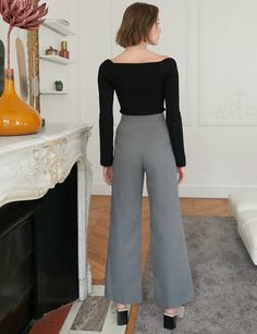 Structured Black knit bustier top with bell sleeves . Brand Pixie Market 51% viscose, 30% nylon, 19% spandex Size XS bust 32"Size S bust 34"Size M bust 36"Size L bust 38" Length 20"Model is wearing a size small and model's height is 5.9"Slip on StretchyRuns true to size Top With Bell Sleeves, Pixie Market, High Fashion Outfits, Bustier Top, Wide Pants, Midi Maxi Dress, Outfit Style, Outfit Goals, Knit Shirt