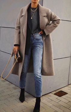 Winter Fashion Outfits Dressy Classy, Winter Fashion Outfits Dressy, Mantel Outfit, Stile Casual Chic, Classic Style Outfits, Winter Mode, Grey Coat