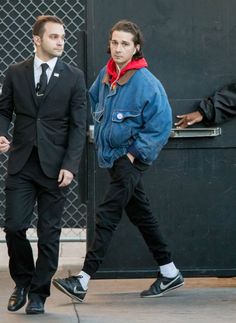 Shia Labeouf Style, Normcore Fashion, Mood Bored, 80s Men, Tokyo Street Fashion, Style Indie, Shia Labeouf, Streetwear Men, Fire Fits