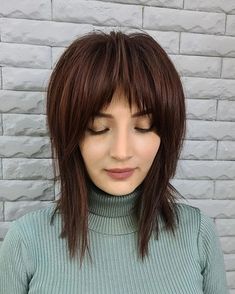 Easy Braids for Beginners: Step-by-Step Guide Mid Length Hair With Bangs, Shoulder Length Hair With Bangs, Shoulder Length Hair Cuts With Bangs, Shoulder Length Layered Hair, Layered Haircuts Shoulder Length, Choppy Bob Hairstyles For Fine Hair, Hair With Curtain Bangs, Layered Haircuts With Bangs, Balayage Blond