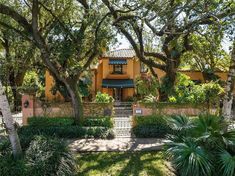 Villa Allegra, 1923 Mediterranean house in Coral Gables, Florida Coral Gables Florida, Coral Gables, 100 000, 1 Million