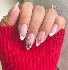 Cute Christmas Nail Ideas, Winter Nails Colors, Gel Ideas, Looks For Winter, Subtle Nail Art, Reindeer Candy, Festive Nail Designs, Long Square Nails, Classy Yet Trendy