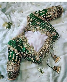 Mendhi Dress, Embroidery Blouse Saree, Green Blouse Designs, Maggam Work Blouse, Blouse Ideas