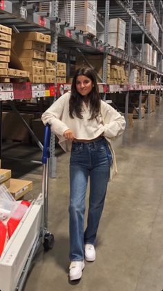 Vivian Audi, Viviane Audi, Nanny Outfit, 2022 Outfits, Blue Jean Outfits, Downtown Outfits, Jenner Outfits, Fall Fits, Foto Ideas Instagram