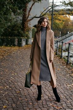 #Winter#WinterOutfits#Fashion2024#SeasonalFashion#WinterTrends#StyleTips#ColdWeatherOutfits#Skirts#Layering#MidiSkirtsIdeas#OutFitIdeas#WinterFashion#WinterOutfitsAesthetic#WinterOutfitsKorean#WinterOutfitsForWomen#ChristmasOutfit Vinter Mode Outfits, Camel Coat Outfit, Winter Mode Outfits, Style Parisienne, Outfit Essentials, Maxi Dress Outfit, Coat Outfit, Winter Outfit Inspiration, Camel Coat