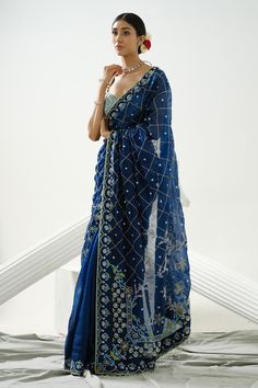 Dark Blue Sequin Saree, Dark Blue Saree For Farewell, Blue Indian Outfit, Peacock Blue Saree, Dark Blue Saree, Sari Designs, Lengha Sari, Royal Blue Saree, Blue Sari