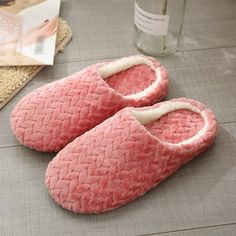 Winter Warm Men/Women Home Anti-Slip Suede Soft Sole Slippers Shoes House Indoor Floor Bedroom Slippers Shoes Specification: Material:Cotton Size:S/36-37:sole length 23-23.5cm;M/38-39:sole length is 24-24.5cm;L/40-41:sole length 25-25.5cm;XL/42-43:sole length 26-26.5cm Color:As the picture show Quantity:1 pair of cotton slippers Features: 1.Made of high quality cotton, soft, comfortable and breathable. 2.Suede bottom, non-slip, wear resistant. 3.Keep your feet warm in winter. 4.Indoor mute slipp Soft Sole Slippers, Boys Slippers, Purple Coffee, Indoor Slippers, Bedroom Slippers, Soft Slippers, Winter Slippers, Winter Shoes For Women, Suede Slippers