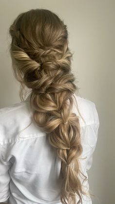 Long rapunzel braid, plait, blonde hair. Bridal hairstyle, boho hairstyle, goddess braid Thick Wedding Braid, Blonde Fancy Hairstyles, Braid Fantasy Hair, Lotr Inspired Hairstyles, Prom Hair Plait, Messy French Braid Wedding, Long Blonde Hair Styles Braids, Complex Hairstyles For Long Hair, Greek Women Hairstyles