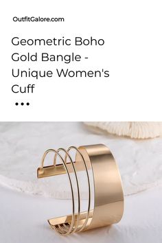 Dive into the uniqueness of boho style with our Geometric Boho Gold Bangle. A perfect blend of geometric design and bohemian flair. 🌸 Ideal for women who love to stand out. Click to shop and add a touch of bohemian elegance to your collection! 💍