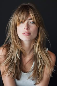 Bring movement, dimension and intrigue to long hair with layers and bangs. Here are 49 gorgeous long layered hair ideas with bangs for your next refresh! 👆 Click for more ideas！ Bang Haircut Ideas, Modern Bangs, Hair With Layers And Bangs, Hair Ideas With Bangs, Long Hair With Bangs And Layers, Bang Haircut, Bangs Haircut Ideas, Layered Hair Ideas, Long Layered Hair With Bangs