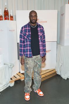 Dunk Orange, Celebrity Sneakers, Dunk Outfit, Dunks Outfit, Men Street Fashion, Camo Cargo Pants, Mens Outfit Inspiration