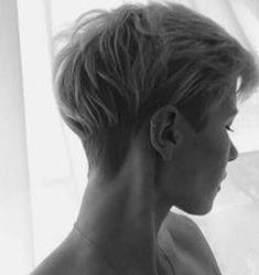 Short Layered Pixie, Layered Pixie Haircuts, Layered Pixie Cut, Short Blonde Pixie, Layered Pixie, Longer Pixie Haircut, Long Face Shapes, Short Layered, Blonde Pixie Cuts