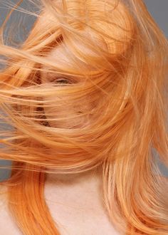 Orange Creamsicle Hair, Soft Peach Hair, Peach Fuzz Hair Color, Tangerine Hair Color, Peach Fuzz Makeup, Orange Hair Dye Ideas, Peach Fuzz Nails, Peach Fuzz Color, Best Hair Color For Green Eyes