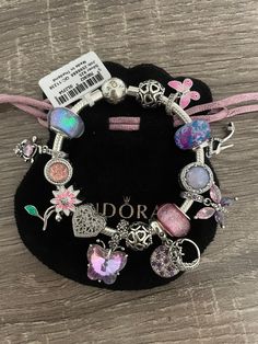 Pink And Purple Pandora Bracelet, Pandora Bracelet Purple Charms, Pandora Bracelet Charms Ideas, Girly Bracelets, Pandora Bracelet Designs, Pouch Making, Hello Kitty Jewelry, Jewelry Accessories Ideas, Turquoise And Purple