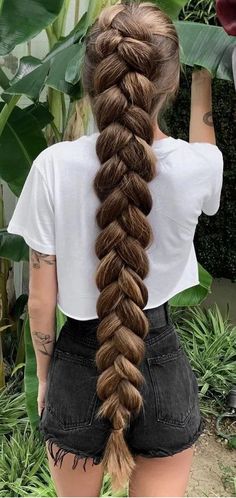 Pretty Long Hair, Royal Au, Beauty 2023, Really Long Hair, Hair Aesthetic, Braided Hair, Animal Photos, Beautiful Dream, Hair Tutorials