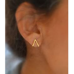 These Are Brand New Minimalist Earrings. Perfect For A Night Out. Goes Great With An Outfit And Are Super Lightweight. I Have Gold Or Silver. Retro Earring, Body Chains, Diy Schmuck, Simple Earrings, Geometric Earrings, Ear Studs, Minimalist Jewelry, Cute Jewelry, Bling Bling