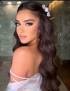 Glam Bride Makeup, Bridal Hair Down, Bridal Makeup Natural, Wedding Inspired, Braut Make-up, Inspired Makeup, Peinados Fáciles Para Cabello Corto, Bridal Makeup Looks