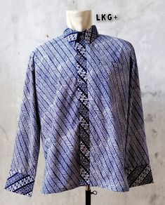 Beautiful and Unique pattern batik shirts... perfect for attending formal event or family event, christmas party,daily wear. perfect for gift,anniversary gift,wedding gift,birthday gift,etc.😍😍 🌹The picture above is an example of my work. for the manufacture of clothes, it takes me about 2-3 weeks, depending on incoming orders (local and international), I try to complete orders faster. 🌸I made it in American size ( from S to 4XL) ♥♥ I offer you 7 different batik pattern Material :Cotton batik