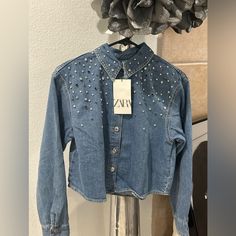 Zara Silva Sequin Dress Casual Denim Blue Top For Party, Spring Party Blue Denim Top, Zara Blue Denim Top For Fall, Trendy Zara Denim Top For Fall, Cropped Denim Shirt, Hacks Clothes, Fashion Hacks, Fashion Hacks Clothes, Cropped Denim